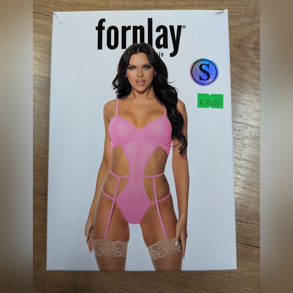 Neon pink mesh gartered teddy - Picture 2 of 6